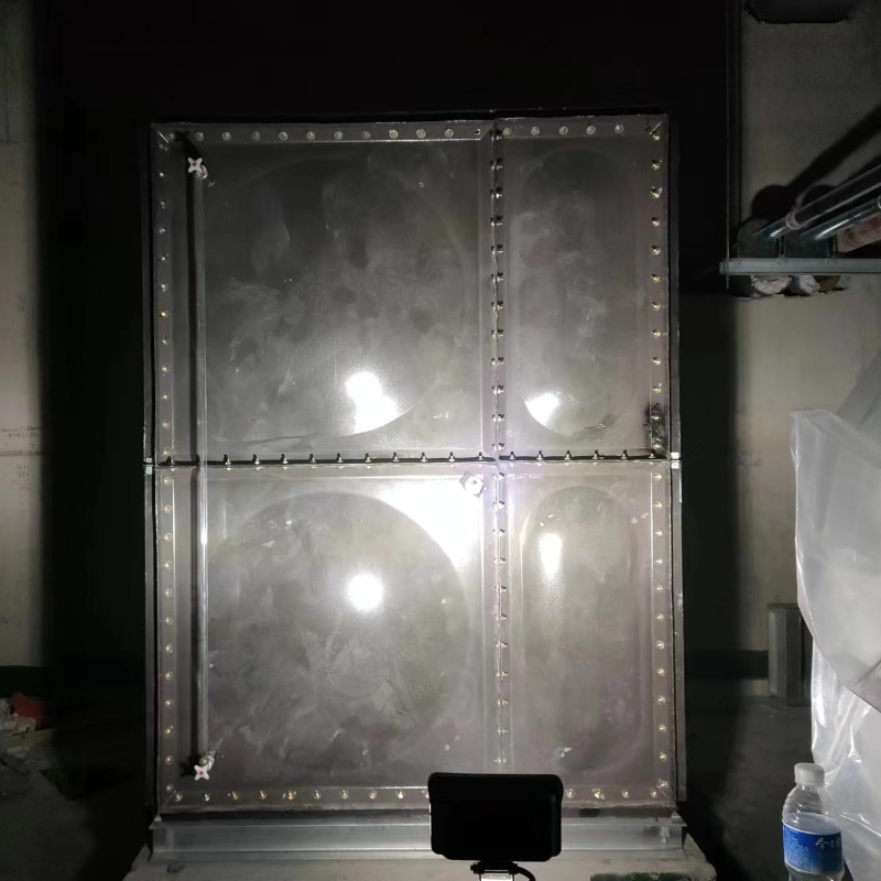 北京中國建築三局項目工程項目搪瓷鋼闆水箱安裝完畢