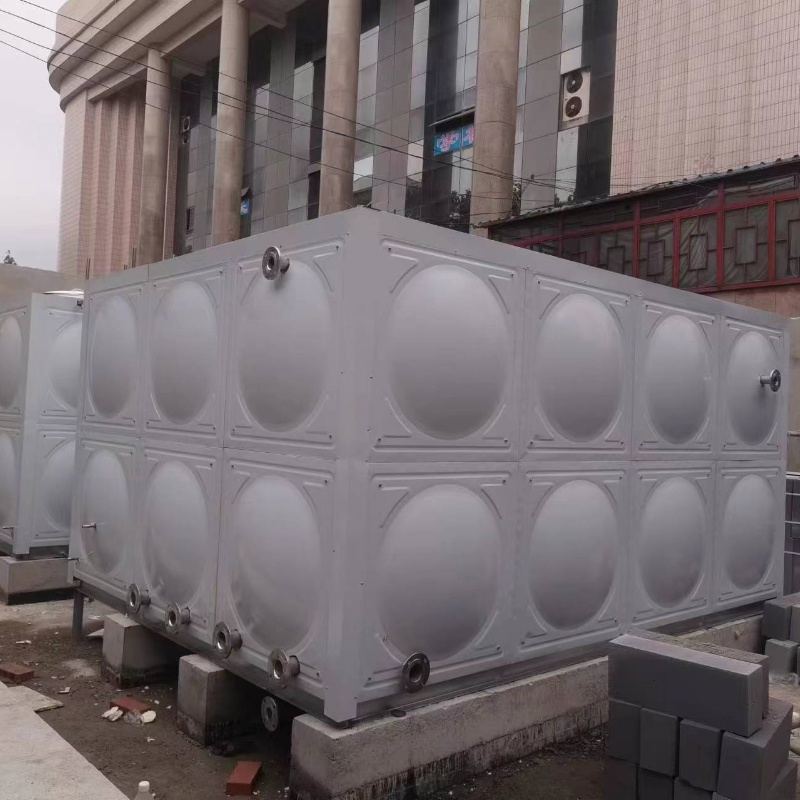 煙台不鏽鋼保溫水箱安裝完成