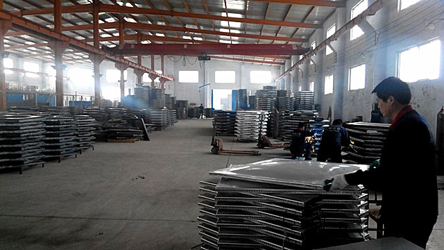 鋼闆水箱生産一角